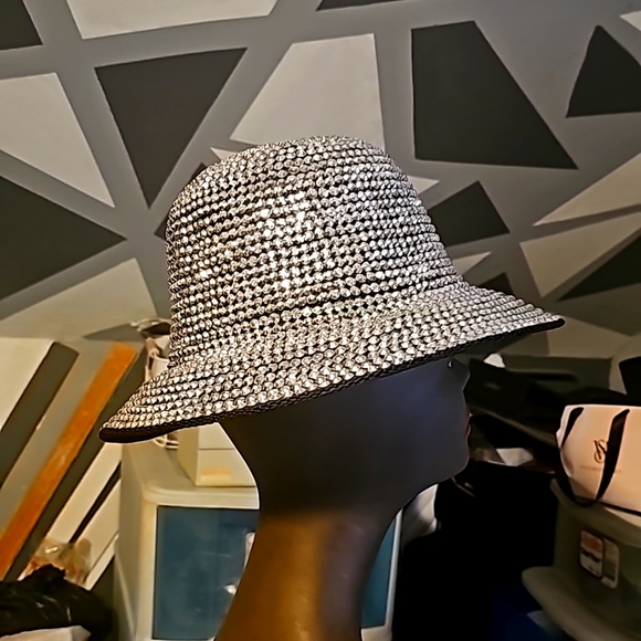 NEW w/Tags! It's definitely it's name "Jewel Cap" Rhinestone Designer Hat!! - Picture 5 of 11